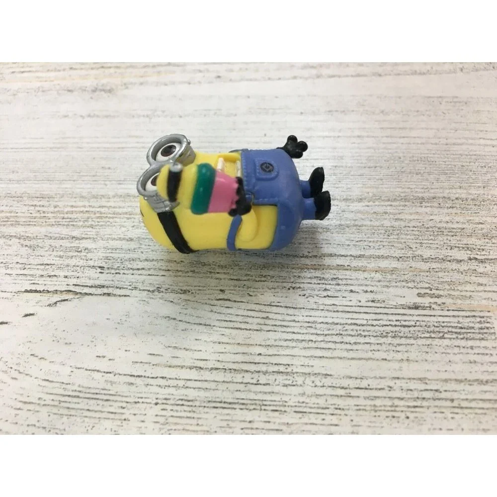 Minions Minion Cupcake Minifigure Collectible Action Figure Toys Kid Mystery